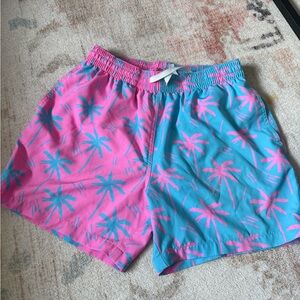Chubbies Palm Print Split-Color Swim Shorts